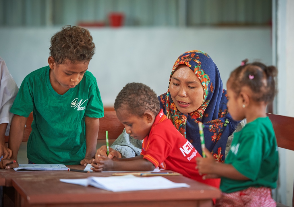 Risna Hasanudin: Bringing Change to the Face of Education in Manokwari